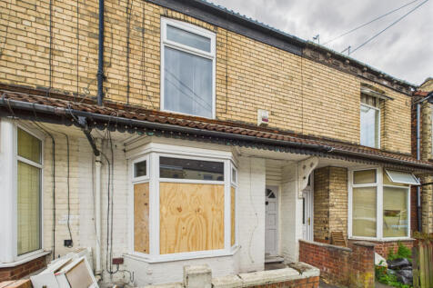 Three bedroom mid-terrace house - for sale by auc