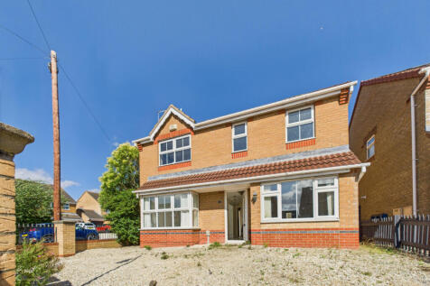 Four bedroom detached house - For sale by auction