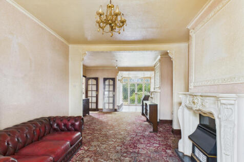 Living/Dining Area