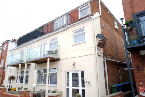 Two bedroom first floor apartment - For sale by a