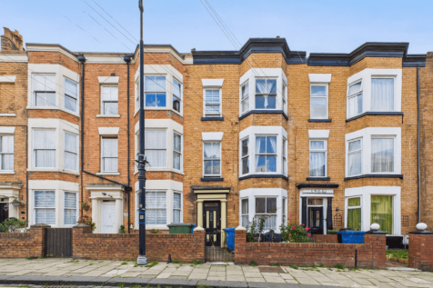 Four flats - For sale by auction