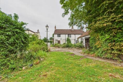 4 Bedroom Detached House - For Sale