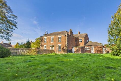 Detached Farmhouse for Sale by Auction