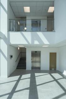 IW110825CA068U2.jpg