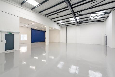 Bermondsey 27 INT  July 20254.jpg