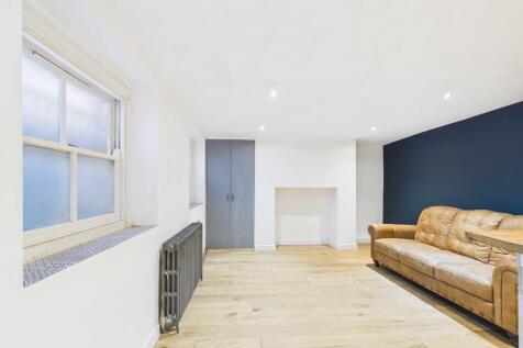 CAM03741G0-PR0136...