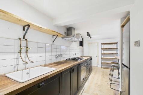 CAM03741G0-PR0136...