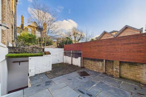 CAM03741G0-PR0136...