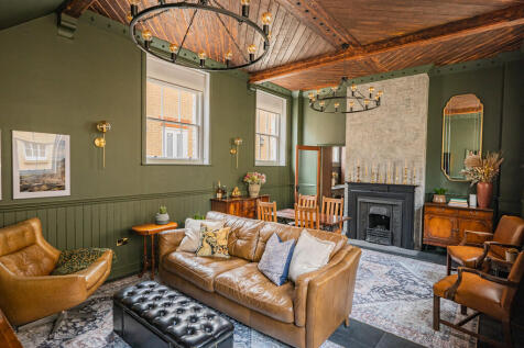 Living Room 1 of ...