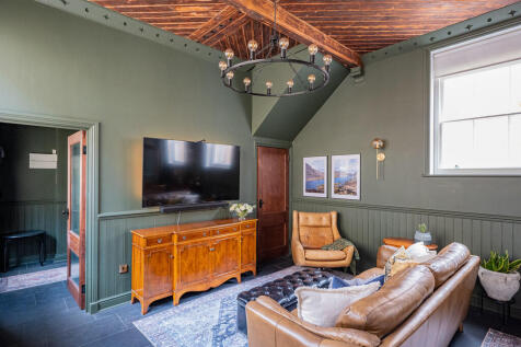 Living Room 2 of ...