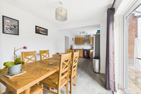 Kitchen/Dining