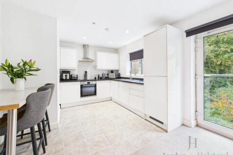 Kitchen/Dining Area