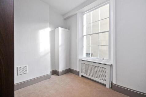 GRAFTON_WAY_-_BEDROOM_2_low.jpg