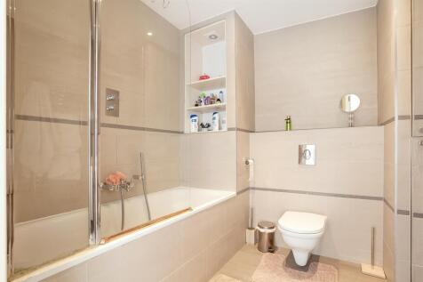 Bathroom (1).jpg