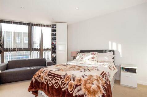 Bedroom (1).jpg