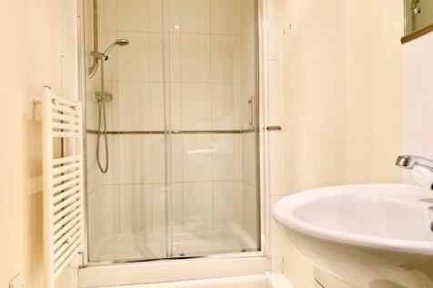 En-Suite Shower