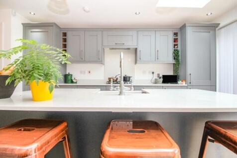 Kitchen 2.JPG