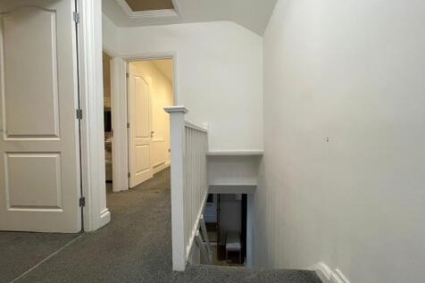 101 Feenan Highway Tilbury RM18 8EX (5).jpeg