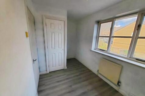 55e90608-86 20 285 29.jpeg