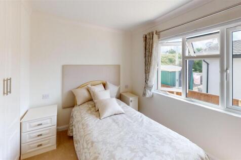 42-Pont-Pentre-Park-Bedroom.jpg