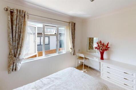 42-Pont-Pentre-Park-Bedroom 3.jpg