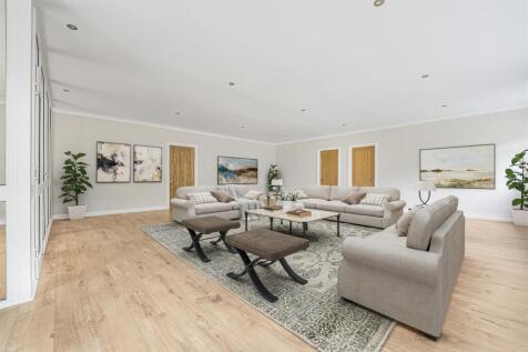 75-Family_room_upstairs.jpg