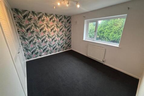 Large Rear Bedroom