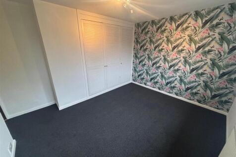Large Rear Bedroom