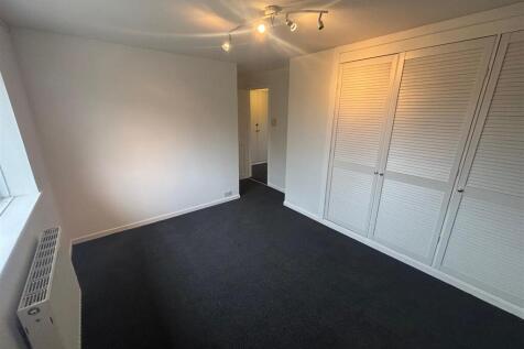 Large Rear Bedroom