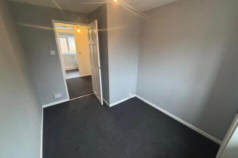 Small Rear Bedroom