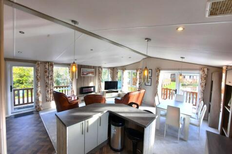 Open Plan Living Room/Dining Area