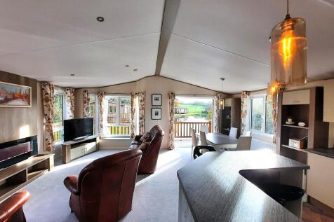 Open Plan Living Room/Dining Area