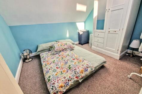 3rd Floor Flat 3 Bedroom