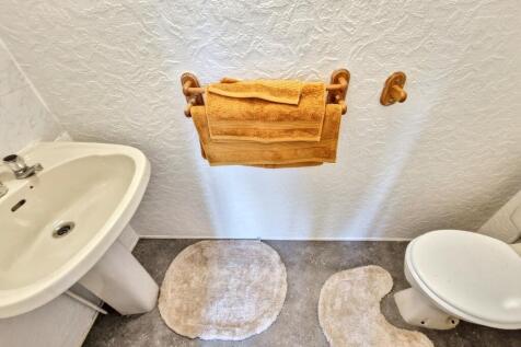 Master Bedroom Ensuite WC