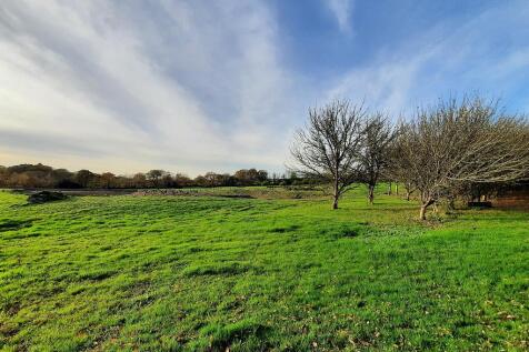 Set in 15 Acres of Grounds