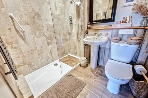 Annex Shower Room