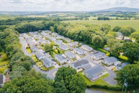 The Beeches - Surroundings