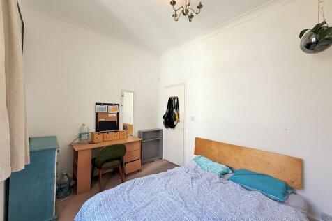Bedroom i