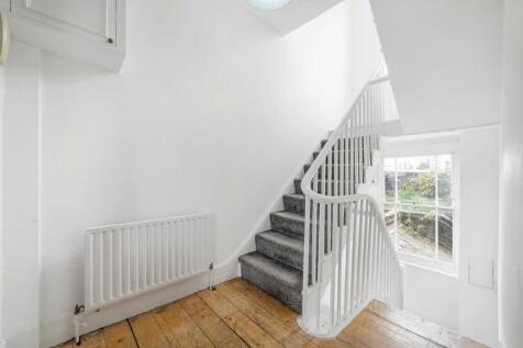 Stairwell (2).jpg