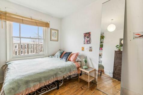 Bedroom 2 (2).jpg