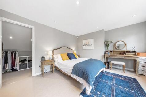Bedroom (3).jpg
