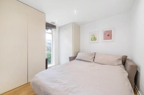 Bedroom 4.jpg