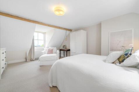 Bedroom 1 (2).jpg