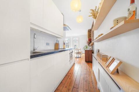 Kitchen (2).jpg