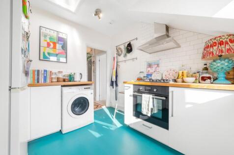 Kitchen (2).jpg