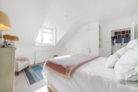Bedroom (3).jpg