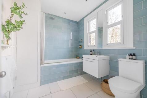 Bathroom.jpg