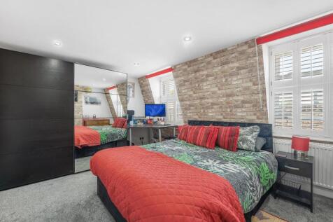 Bedroom 1.jpg