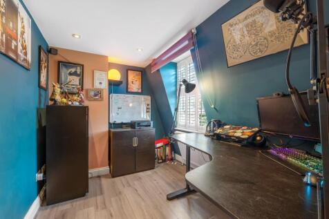 Bedroom 4.jpg