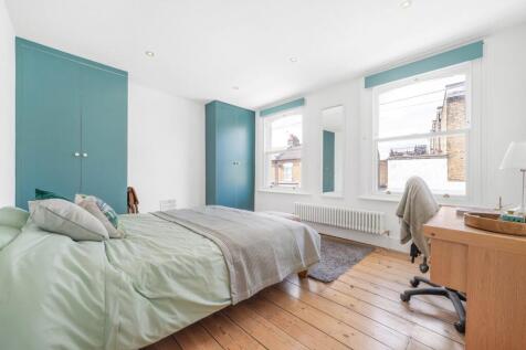 Bedroom (1).jpg